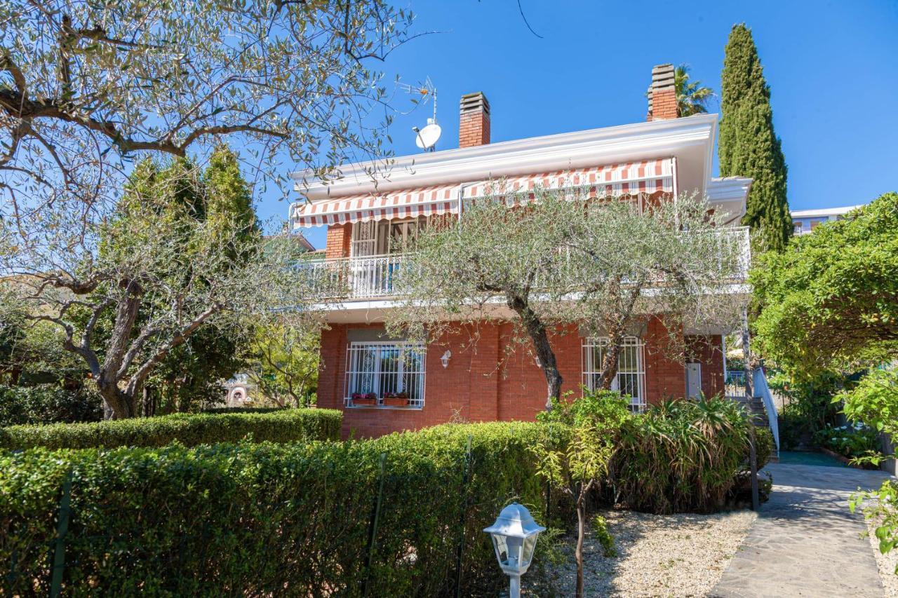 Villa La Rodina 迪亚诺马里纳 外观 照片