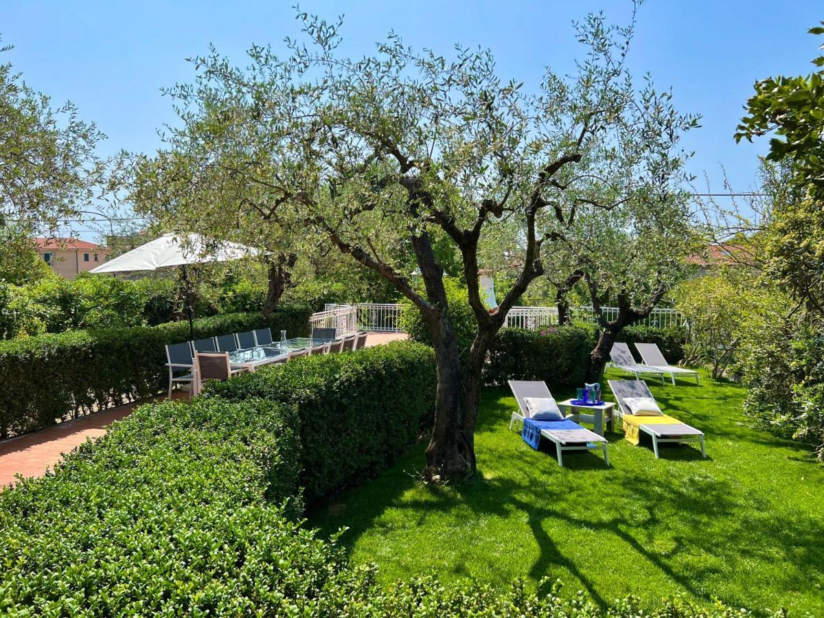 Villa La Rodina 迪亚诺马里纳 外观 照片